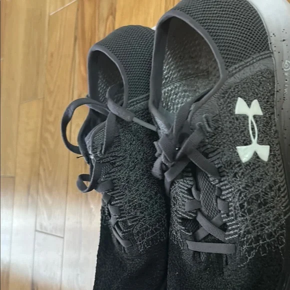 Under Armour Women's Black and Gray Athletic Shoes - Picture 13 of 16